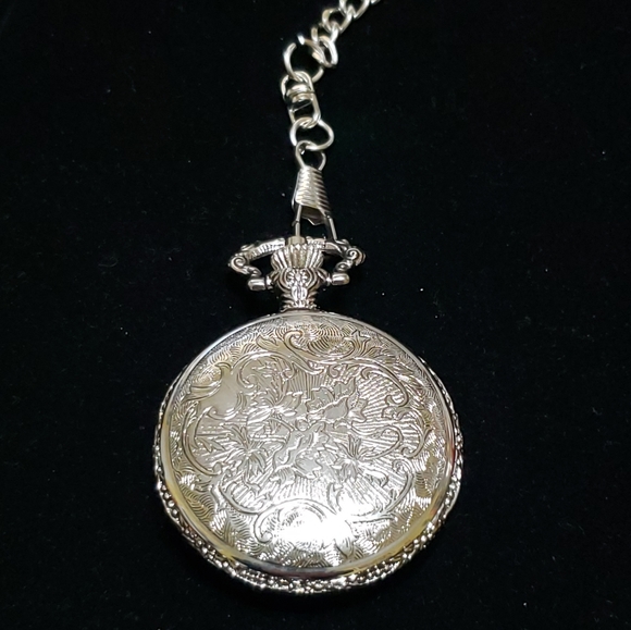 NEW Silver and Gold Textured Quartz Train Pocket Watch - Picture 6 of 7